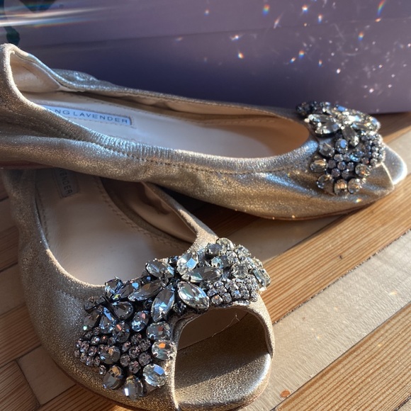 Vera Wang Lavender flats - Picture 5 of 7